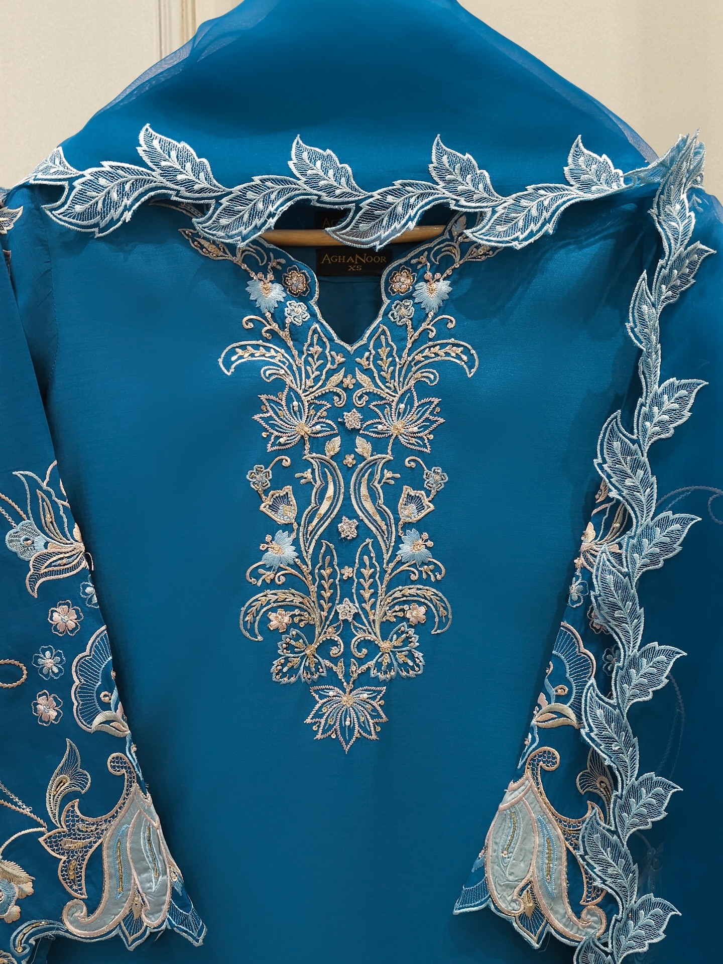 Sapphire Blossom 3 Piece - Image 3